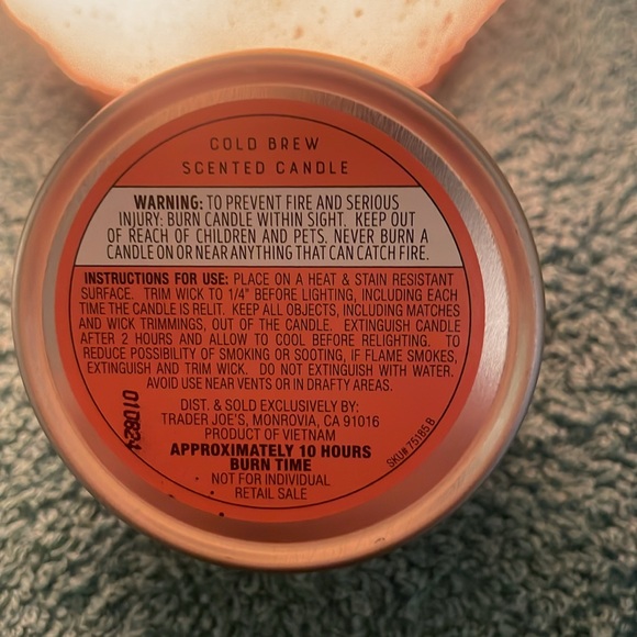 NWT Trader Joe’s Candle Set (3) - Picture 7 of 7